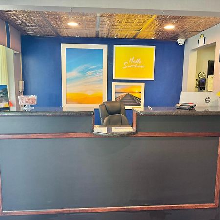 Days Inn By Wyndham Seneca-Clemson Экстерьер фото